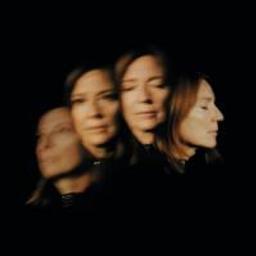 Lives outgrown / Beth Gibbons, comp. & chant | Gibbons, Beth. Chanteur. Guitare